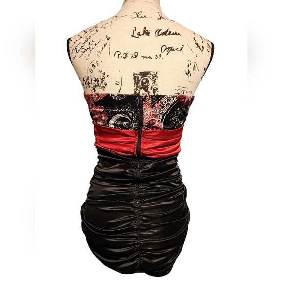 Speechless Strapless Bodycon Dress - Picture 4 of 8